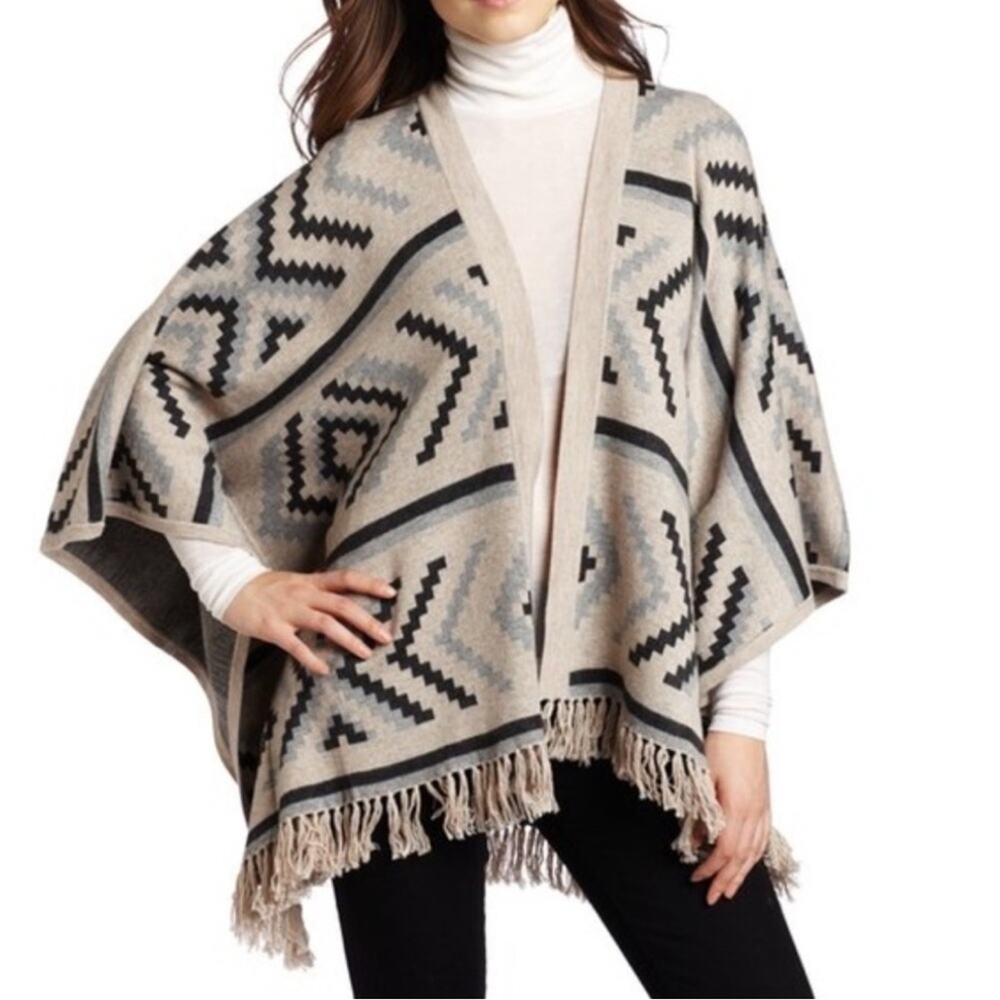 Anthropologie Left‎ on Houston Aztec fringe Poncho Sz M/L